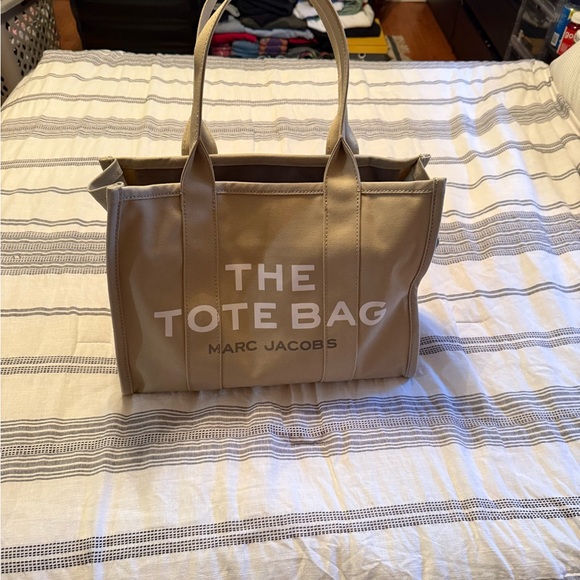 Marc Jacobs Large Tan Tote Bag - Picture 1 of 8